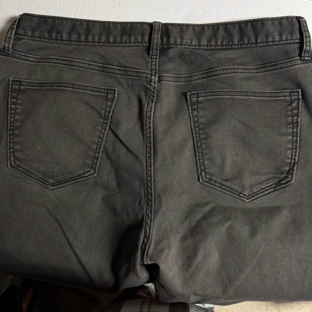 Banana Republic Athletic Fit Men's Charcoal Gray corduroy pants Size 35x32 (tag)